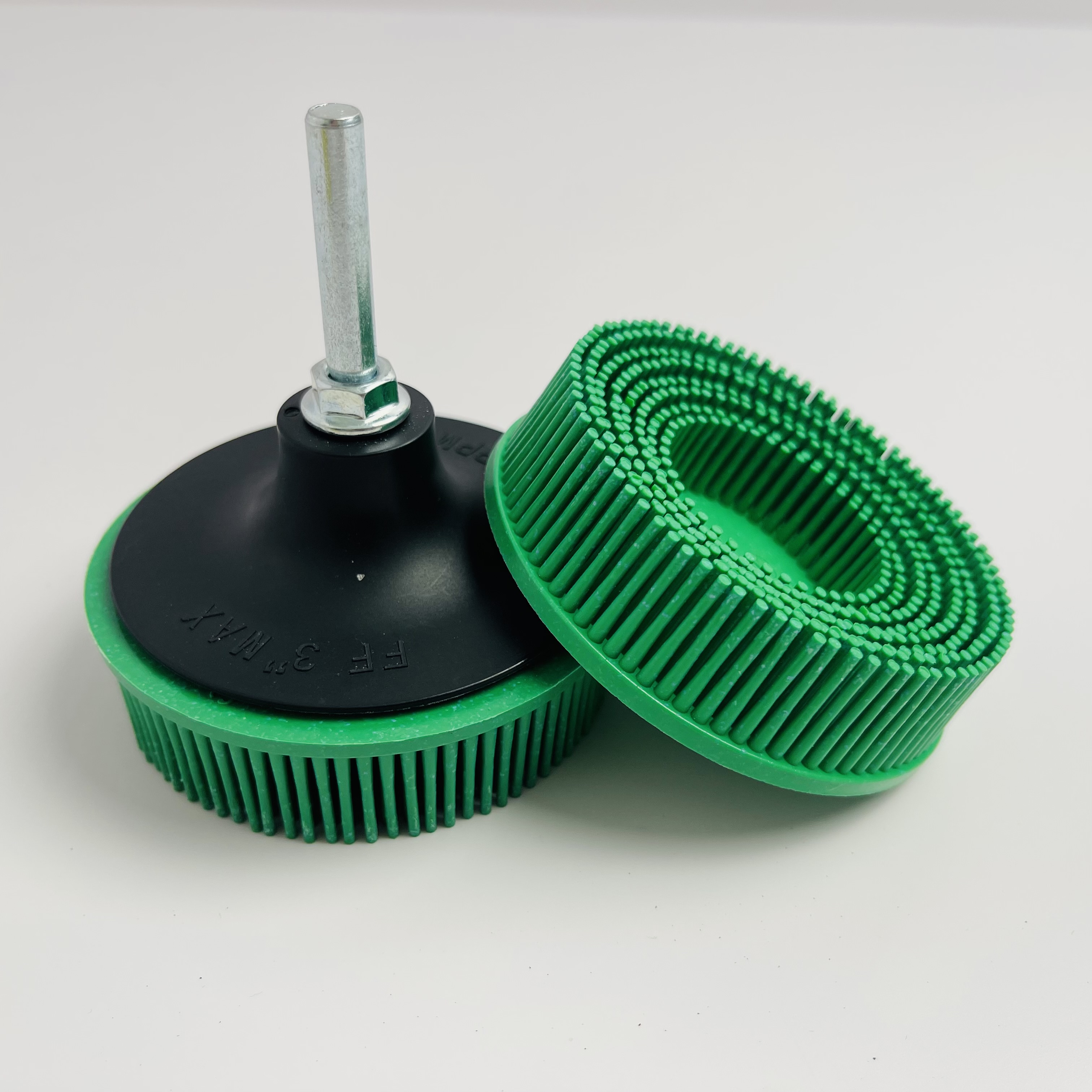Disco de cerdas cónicas Roll Lock de 3 pulgadas para eliminar contaminantes de la superficie 